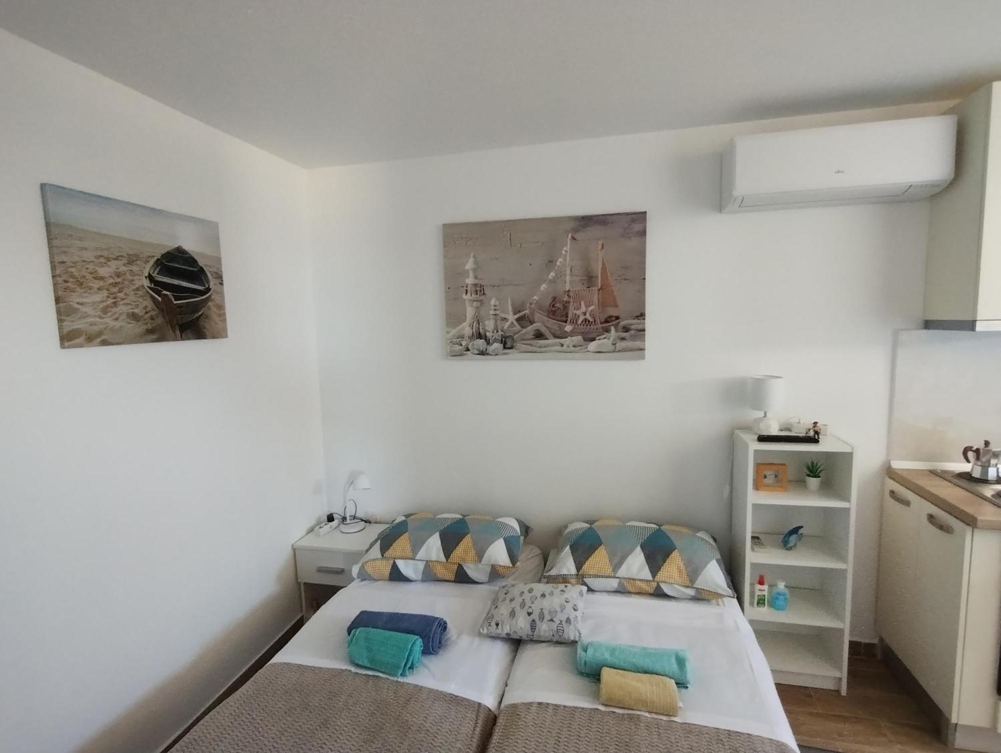 Old Captain'S Apartments - In A Pine Wood By The Sea And Tennis Courts Split Quarto foto