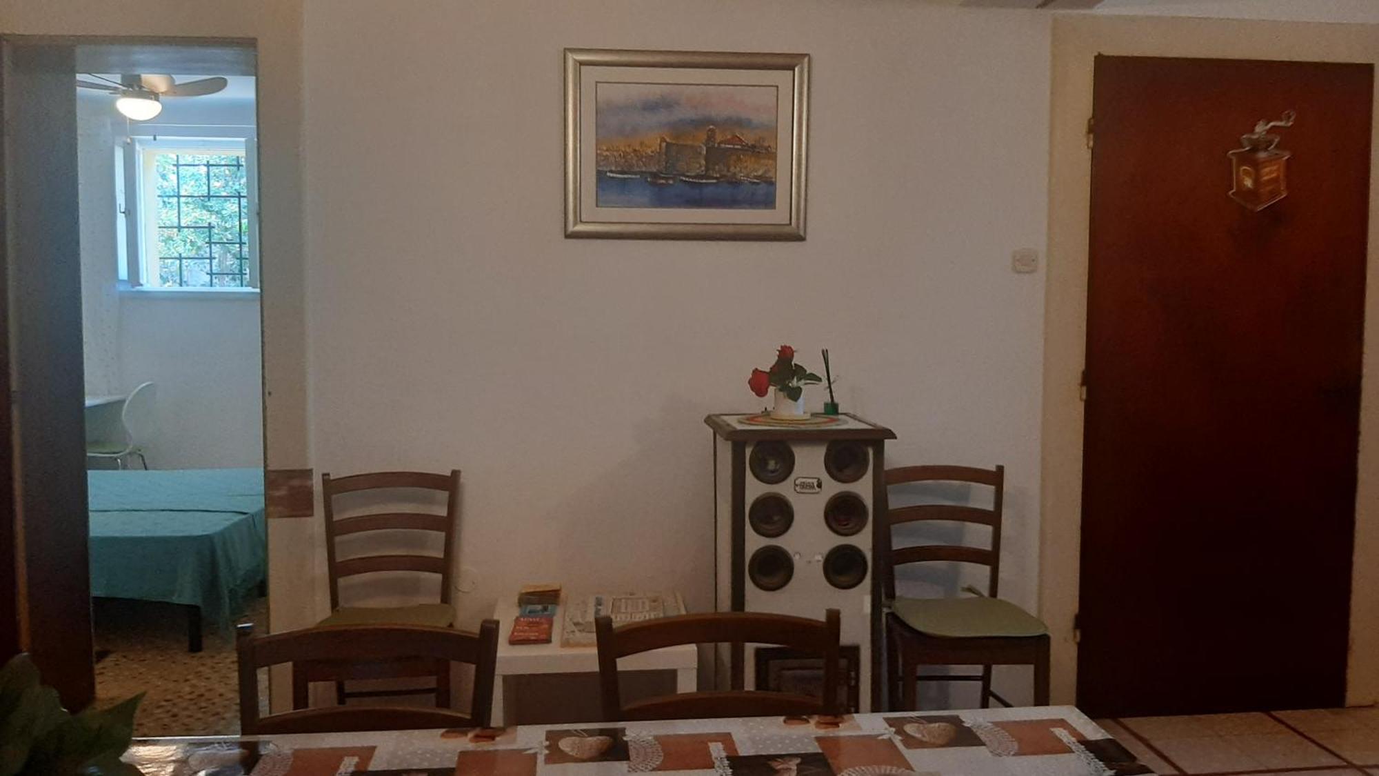 Old Captain'S Apartments - In A Pine Wood By The Sea And Tennis Courts Split Quarto foto